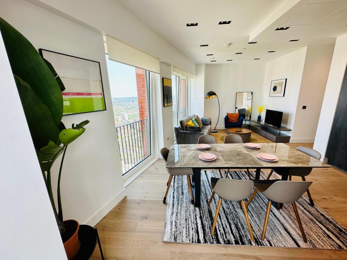 Luxury Central Flat With Stunning Views And Pool London Exterior photo